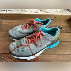 Men’s HOKA One Warahi 3, size 10D **SEE DETAILS**
